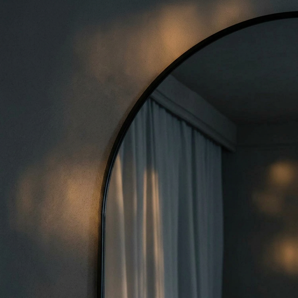 Darker mirror close-up
